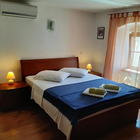 Old Town Cres Apartments المظهر الخارجي الصورة