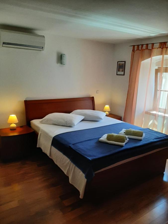Old Town Cres Apartments المظهر الخارجي الصورة
