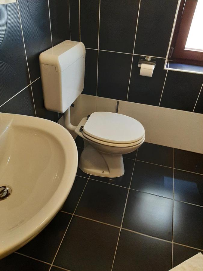 Old Town Cres Apartments المظهر الخارجي الصورة
